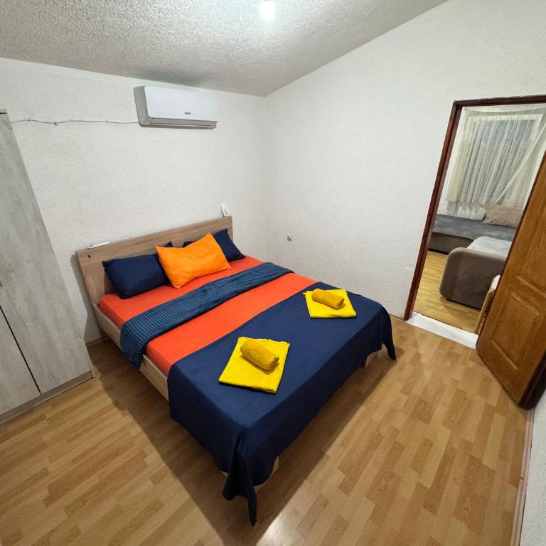 Mon - One-Bedroom Apartment - 5