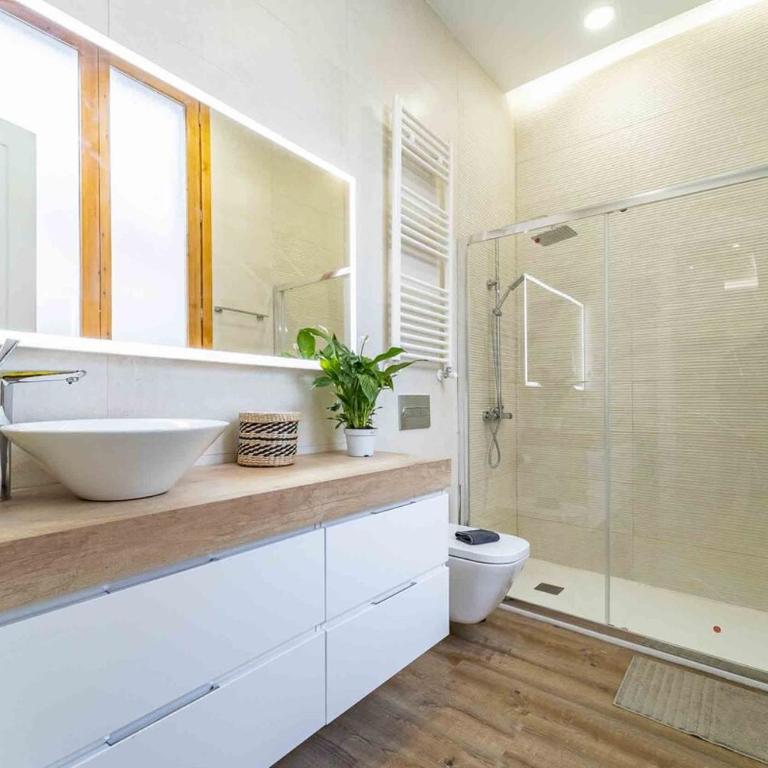 Luxury Apartment 6 Bedroom in Downtown by TuriVida - Apartment - 54