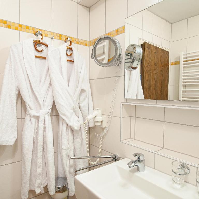 LuCA Hotel - Doppelzimmer mit Balkon - 3
