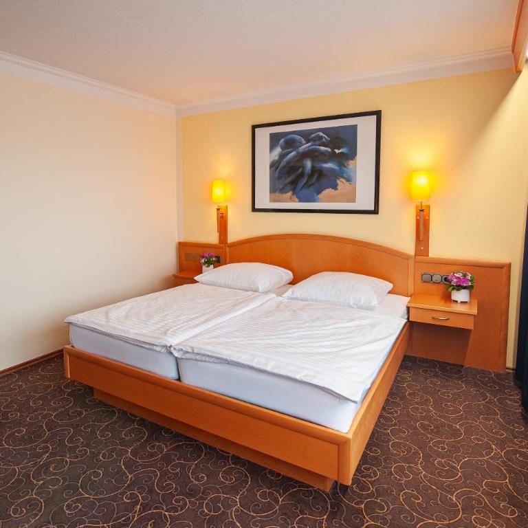 LuCA Hotel - Doppelzimmer mit Balkon - 2