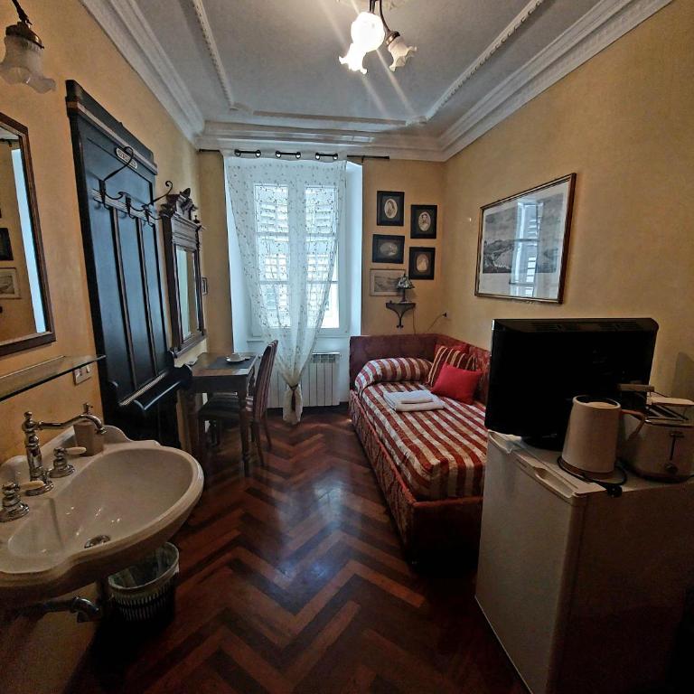 Affittacamere Rilke - Camera Singola con Bagno in Comune - 1
