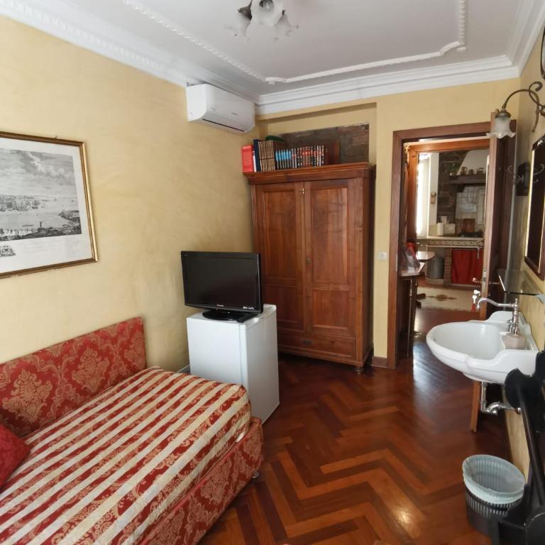Affittacamere Rilke - Camera Singola con Bagno in Comune - 2