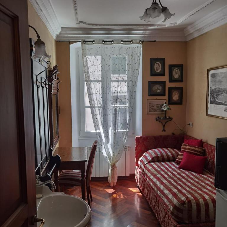 Affittacamere Rilke - Camera Singola con Bagno in Comune - 3