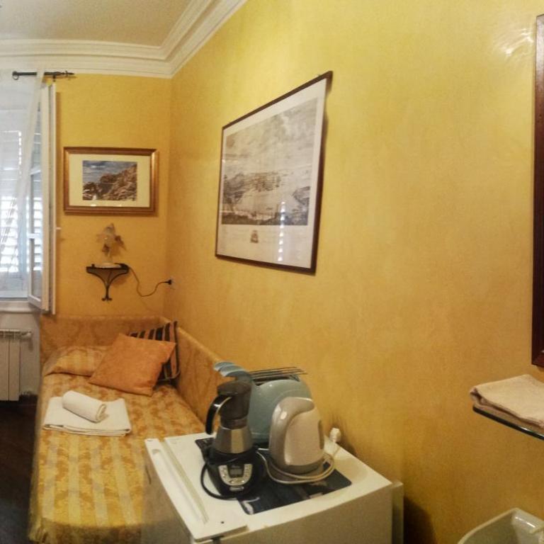 Affittacamere Rilke - Camera Tripla con Bagno in Comune - 4