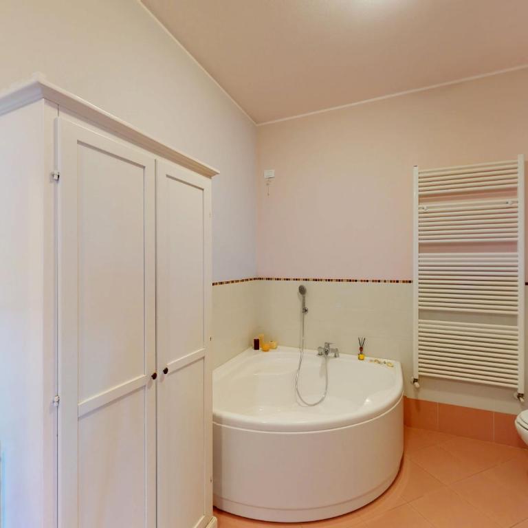 Agape Apartment by Bookinggardalake - Appartamento con Vista Lago - 18