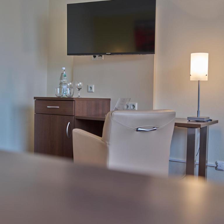 LuCA Hotel - Deluxe Doppelzimmer mit Balkon - 10