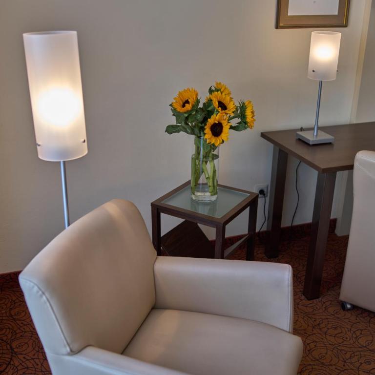 LuCA Hotel - Deluxe Doppelzimmer mit Balkon - 14