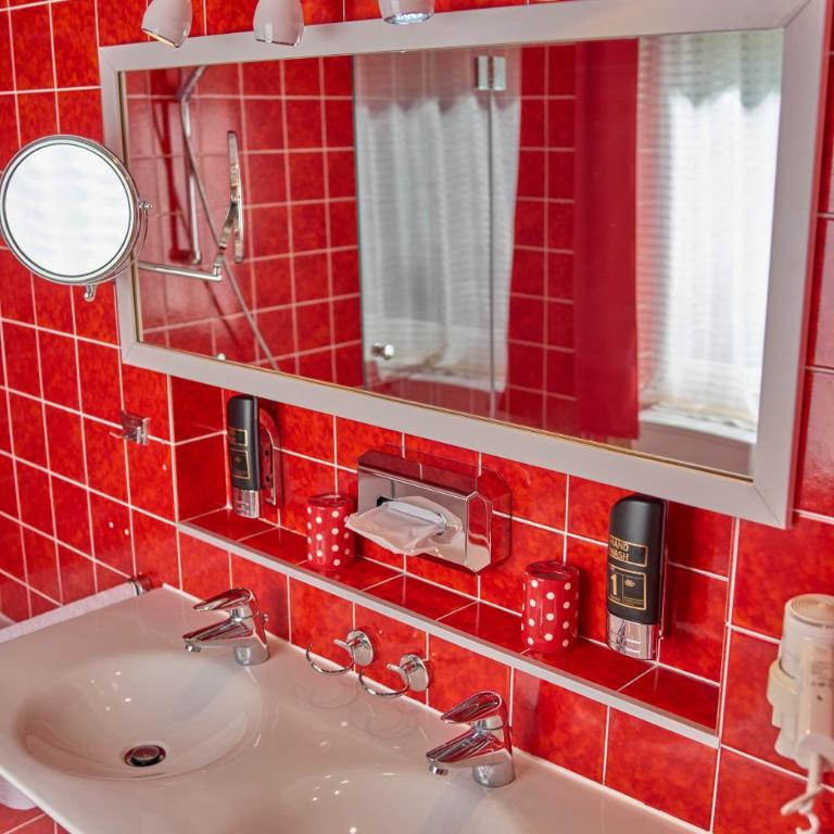 LuCA Hotel - Doppelzimmer mit Balkon - 15