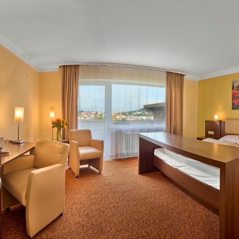 LuCA Hotel - Deluxe Doppelzimmer mit Balkon - 4