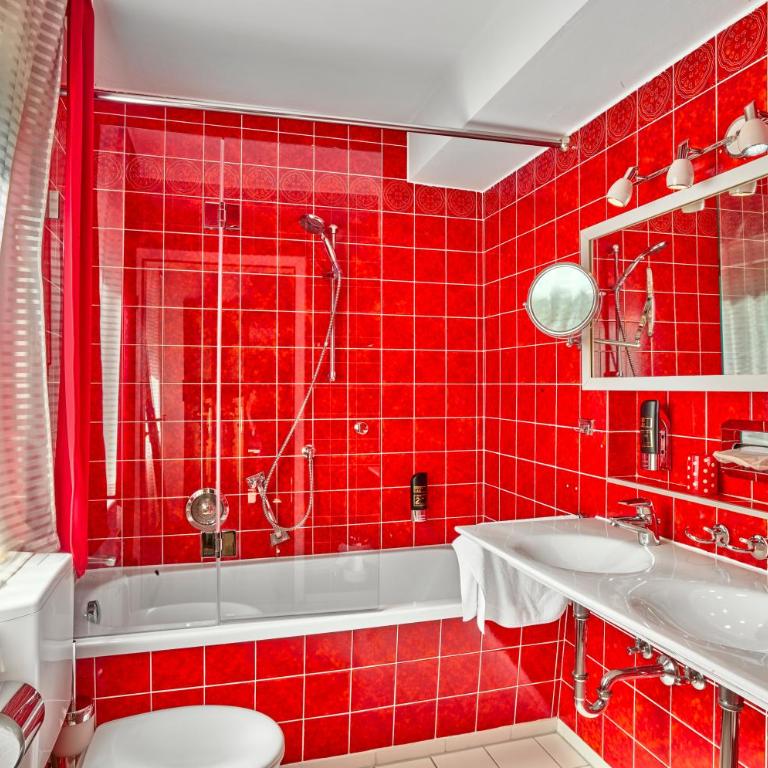LuCA Hotel - Doppelzimmer mit Balkon - 16