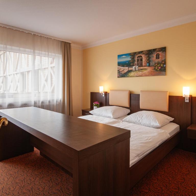 LuCA Hotel - Deluxe Doppelzimmer mit Balkon - 3