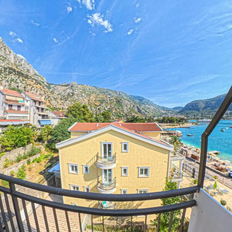 Barona Seaview Penthouse Kotor Bay - Three-Bedroom Apartment - 17
