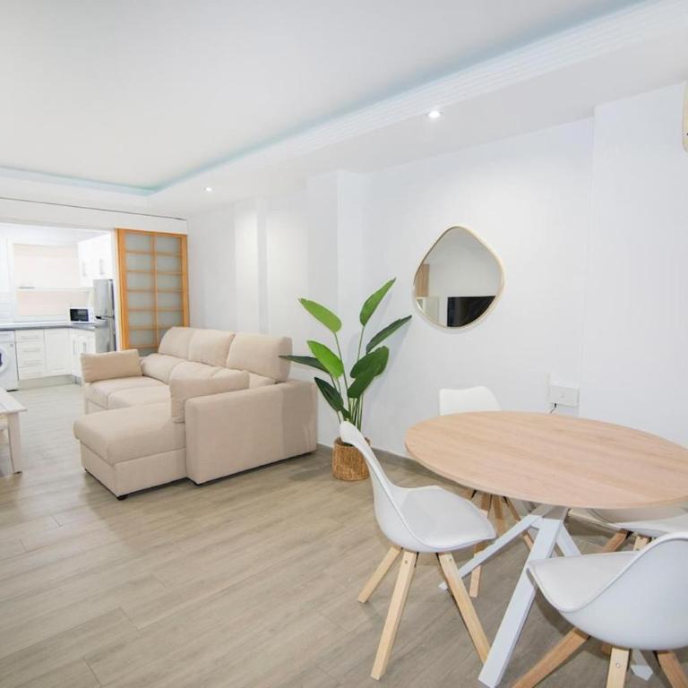 Stylish 3-Bedrooms Getaway with Terrace & Pool - Casa de 3 dormitorios - 33
