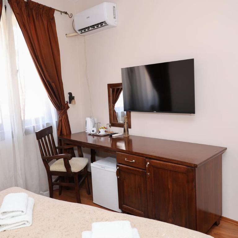 DOWNTOWN ROOMS - Dvokrevetna Soba s Bračnim Krevetom/2 Zasebna Kreveta i Pogledom na Grad - 15