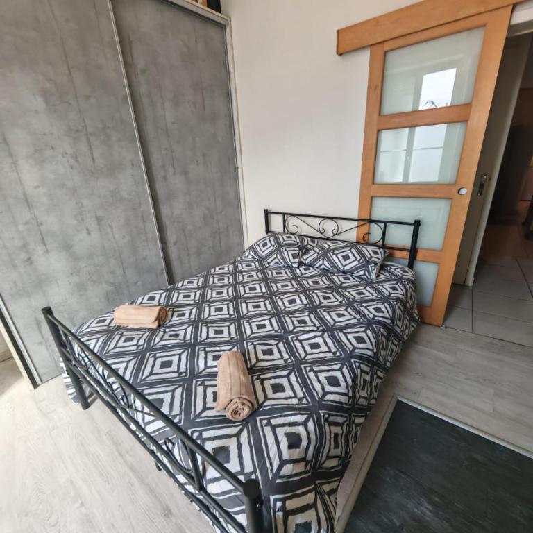 T2 COMPLET BLOIS Centre 38 M2-Parking et linge inclus - One-Bedroom Apartment - 6