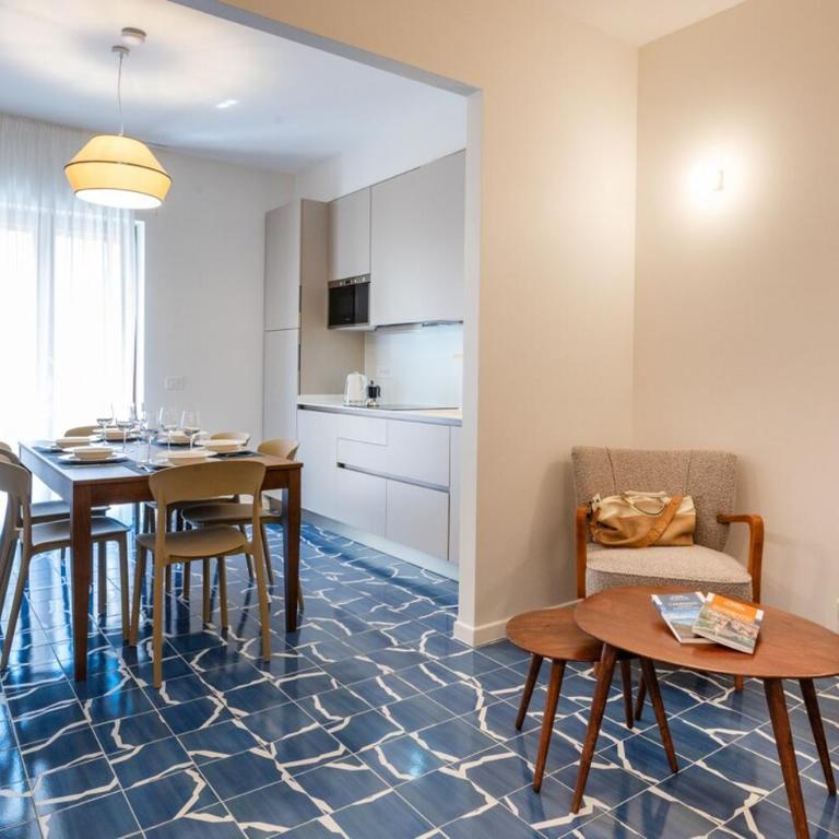 Elegant & Modern 4Bedroom Home in Central Sorrento - Apartment - 6