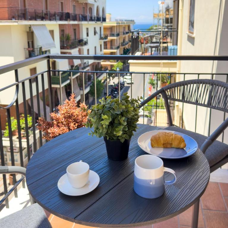 Elegant & Modern 4Bedroom Home in Central Sorrento - Apartment - 9