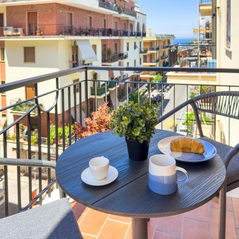 Elegant & Modern 4Bedroom Home in Central Sorrento - Apartment - 27
