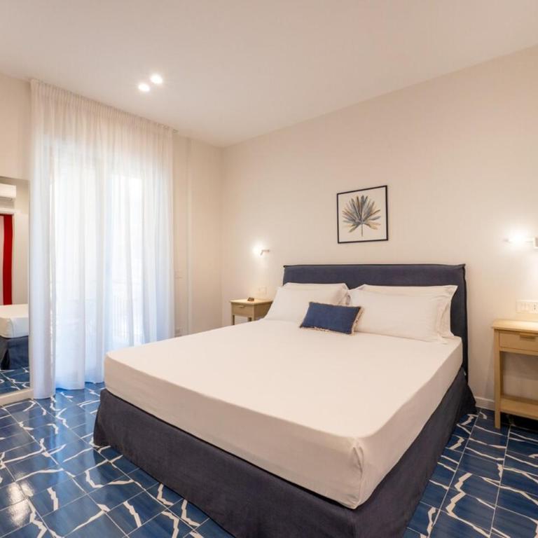 Elegant & Modern 4Bedroom Home in Central Sorrento - Apartment - 39