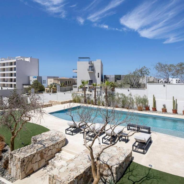 New and Elegant 4Bedroom House Steps from the Beach - Casa - 4