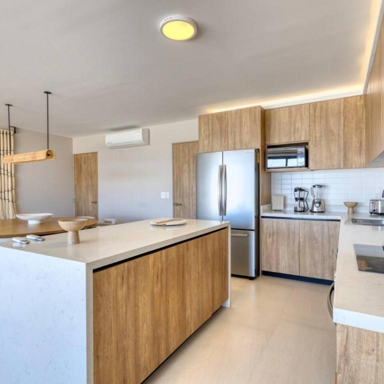 New and Elegant 4Bedroom House Steps from the Beach - Casa - 8
