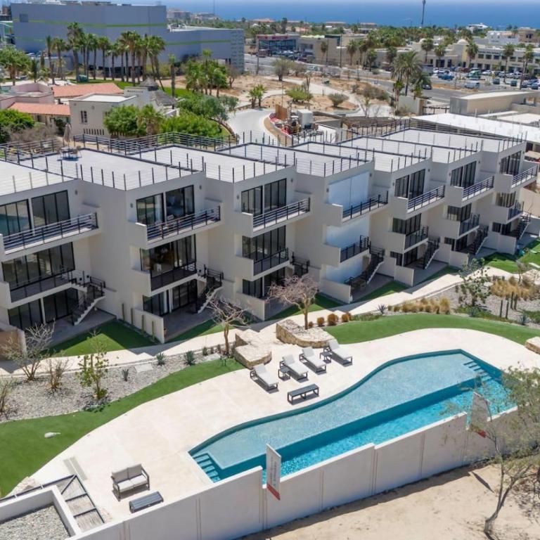 New and Elegant 4Bedroom House Steps from the Beach - Casa - 17