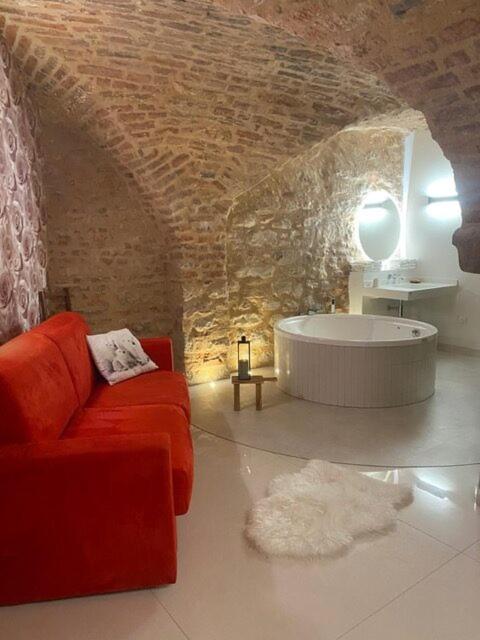 Logis Hotel Saint-Martin - Suite de la Rose (sans fenêtres) - 4