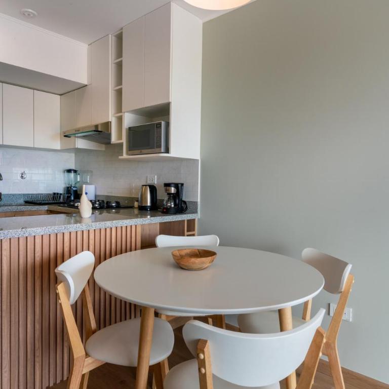 Executive Ocean Suite by Geko - Two-Bedroom Apartment with Sea View - 10