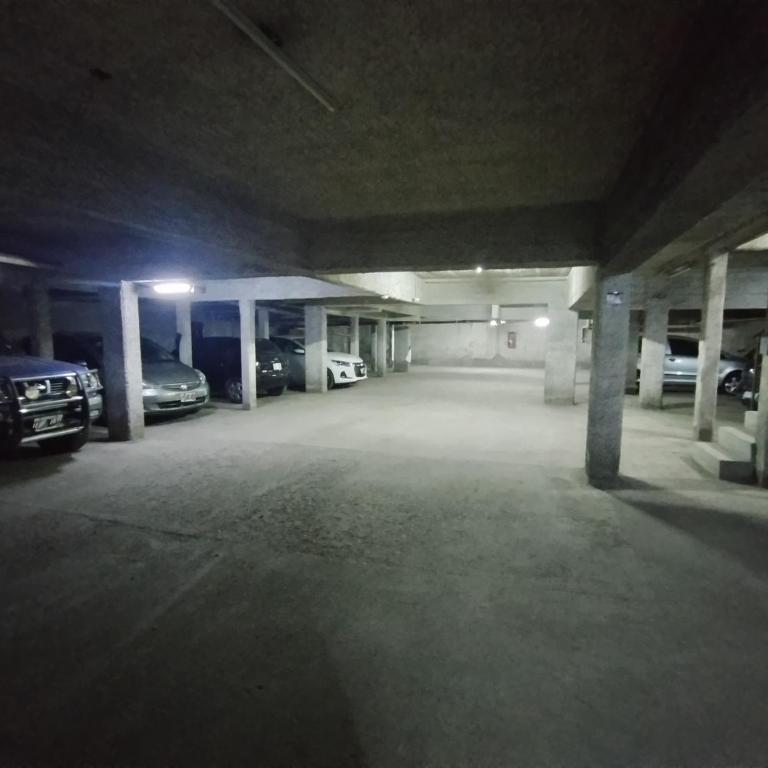 Luminoso y moderno departamento con cochera en la Ciudad de Mendoza - Apartamento de 2 dormitorios - 14