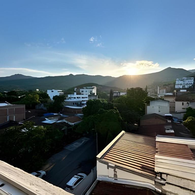 Piscina, jacuzzi y vista 360, en La Flora, Cali - Apartamento - 9