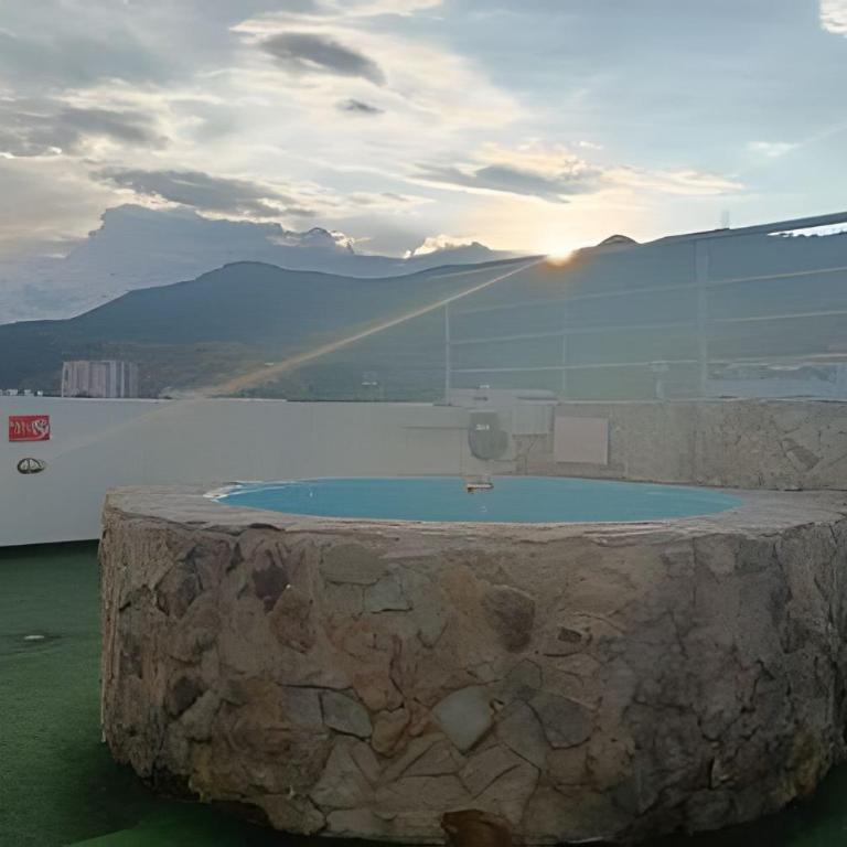Piscina, jacuzzi y vista 360, en La Flora, Cali - Apartamento - 17