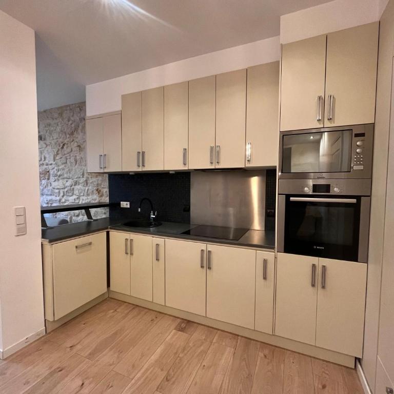 Monaco Border - Cozy 2-Bedroom Apt with Garden - Two-Bedroom Apartment - 6
