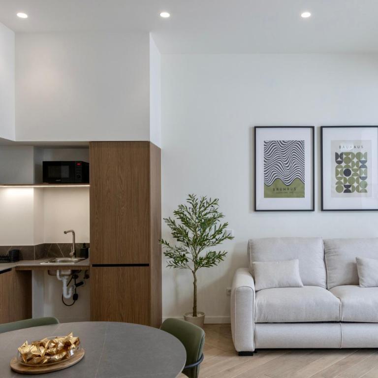 Boutique Room - One Tower - One-Bedroom Apartment - 3