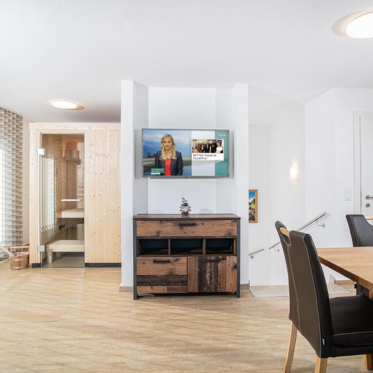 H19 - Modernes Ferienhaus 145qm, 3SZ, Wellnessbereich mit Sauna und Dachterrasse mit Panoramablick, Kühlen und Heizen mit Geothermie - Vacation Home - 6