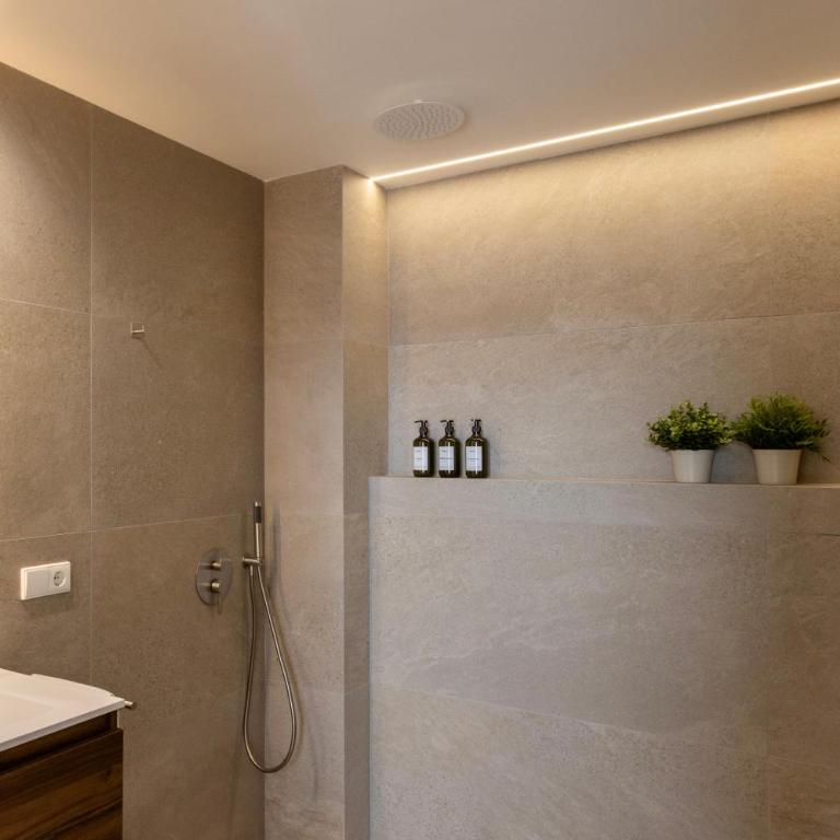 Boutique Room - One Tower - One-Bedroom Apartment - 13
