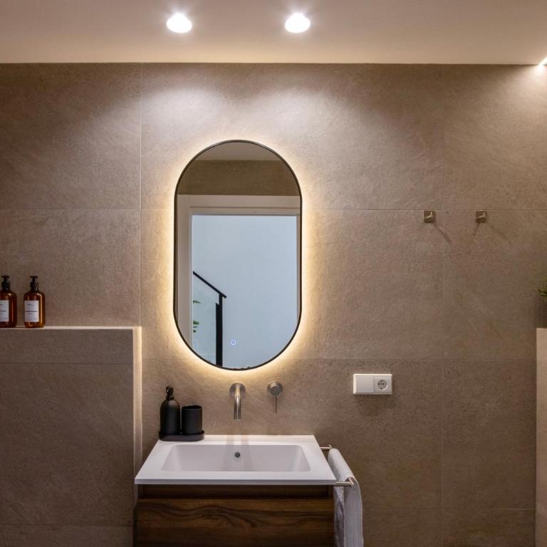Boutique Room - One Tower - Studio - 11