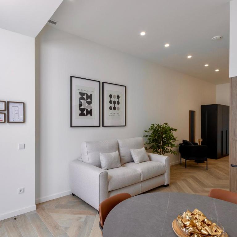 Boutique Room - One Tower - Studio - 2
