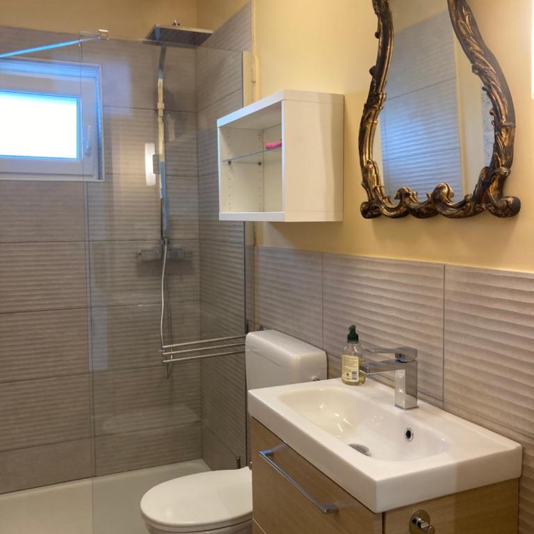 Maison Martin de ville de style 6 pers calme terrasse jardin - Two-Bedroom House - 6