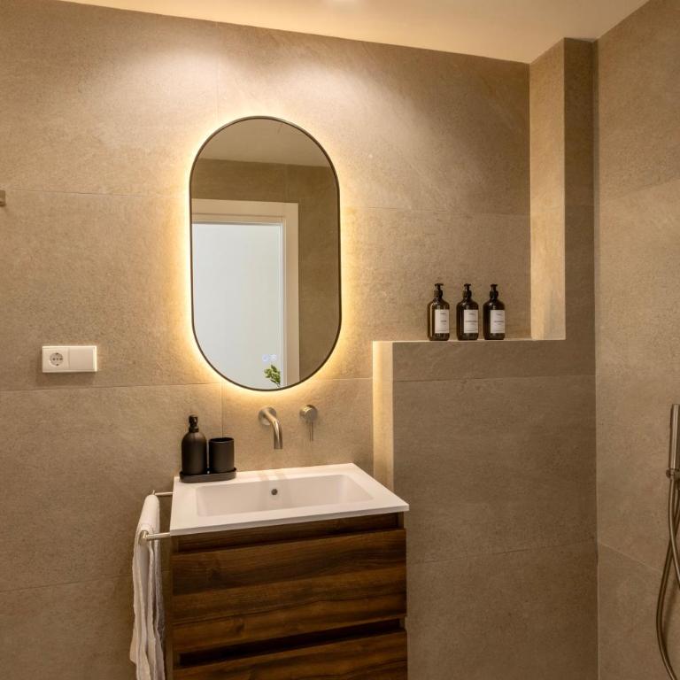Boutique Room - One Tower - Studio - 7