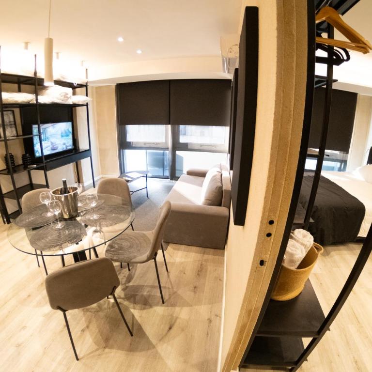 Comodidad y belleza, seguridad 24hs, céntrico, cochera, zona Galerías Pacífico y Obelisco - Suite Familiar Deluxe - 26
