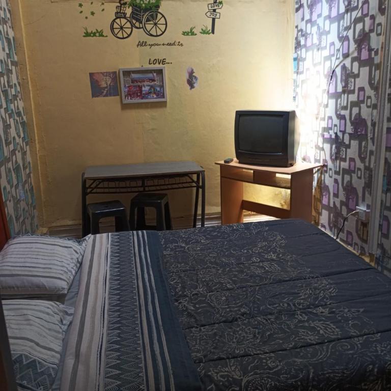 Hostal del Gato valparaiso - Standard Double Room with Shared Bathroom - 5