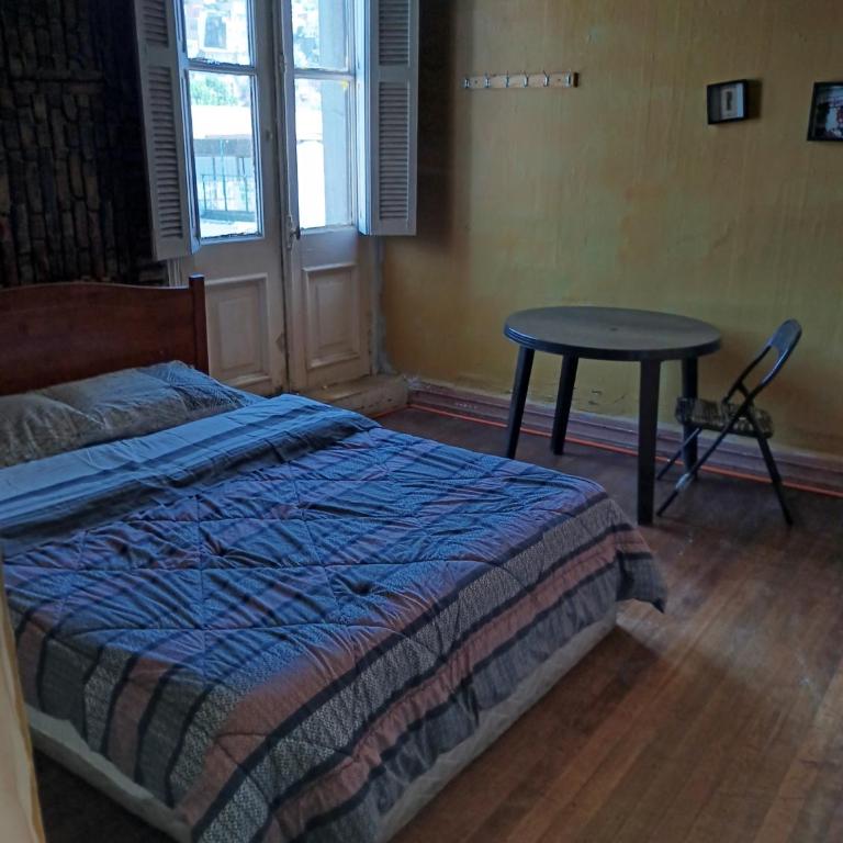 Hostal del Gato valparaiso - Double Room with Private Bathroom - 3