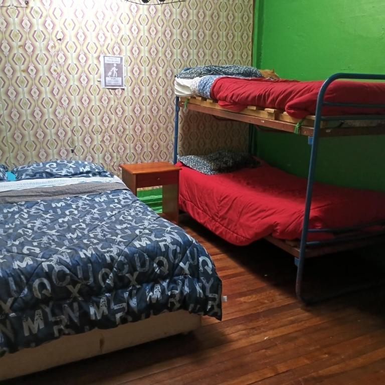 Hostal del Gato valparaiso - Standard Double Room with Shared Bathroom - 6