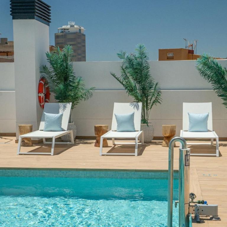 Elegant Urban Living by the Beach in Estepona - Apartamento - 4
