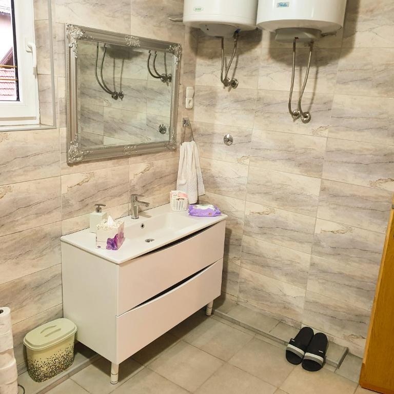 Apartment Bijela ladja - Deluxe Quadruple Room - 22