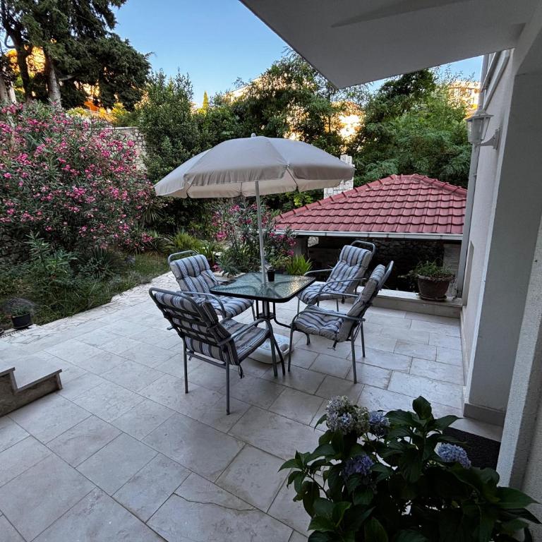 Stone Villa Guesthouse - Apartman sa Pogledom na Vrt - 4