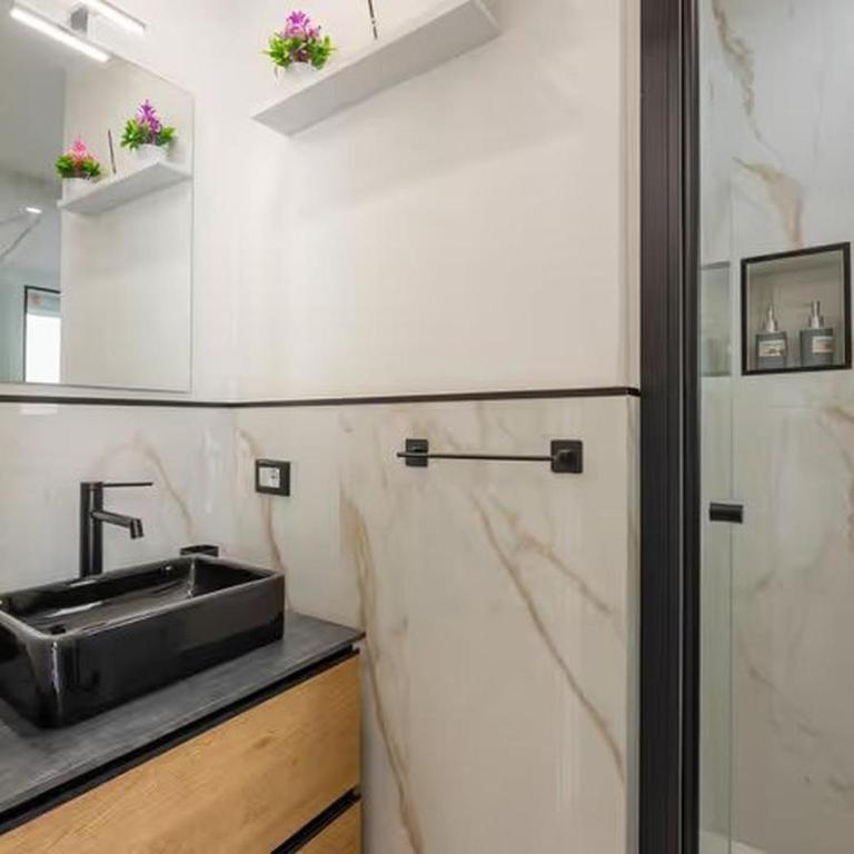 Onda blu - Vacation Home - 11