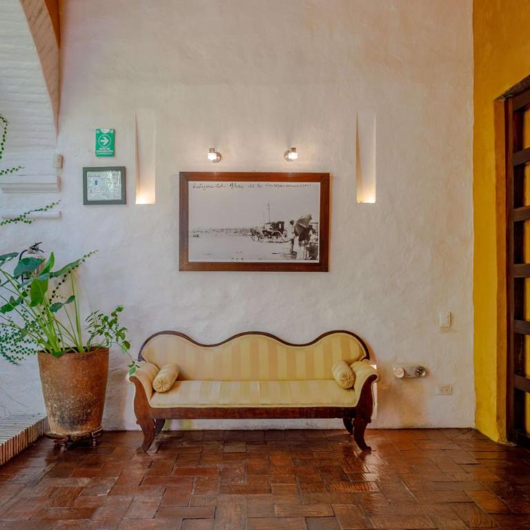 Colonial Villa with Private Pool 7BR in Cartagena Old Town - Villa - 6