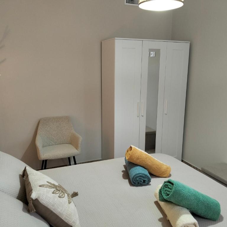 APARTAMENTO LUNA - 2 apartamentos céntricos juntos cerca de la playa, ideales para grupos grandes - Apartamento Estudio - 11