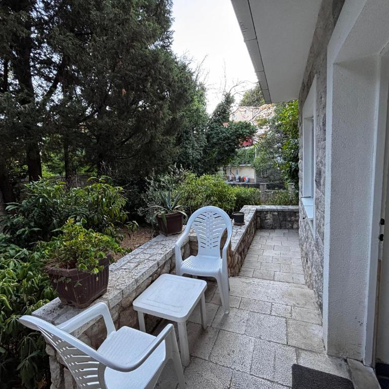 Stone Villa Guesthouse - Apartman sa Pogledom na Vrt - 7